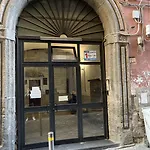 Queen 20 - Private Duomo 3* Naples