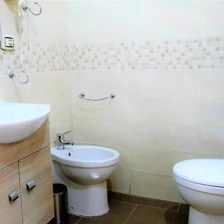 Queen 20 - Private Duomo Naples