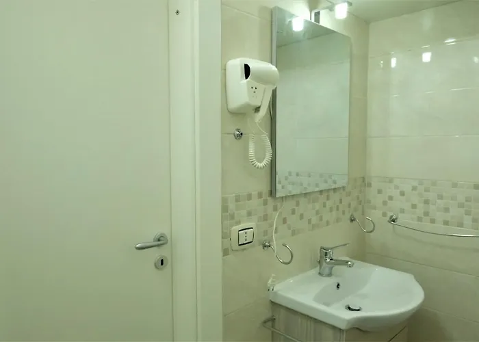 Queen 20 - Private Duomo 3* 나폴리